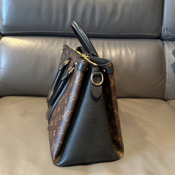 Louis Vuitton Soufflot MM - Picture 5 of 13